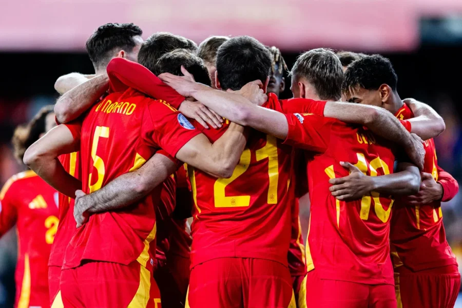 Jugadores de la Selecci&oacute;n espa&ntilde;ola festejan un gol en el partido de cuartos de final, ante los Pa&iacute;ses Bajos.