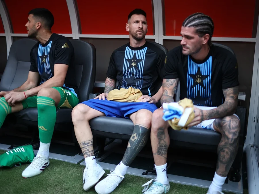 DESDE EL BANCO. El astro no ser&aacute; titular ante Chile.
