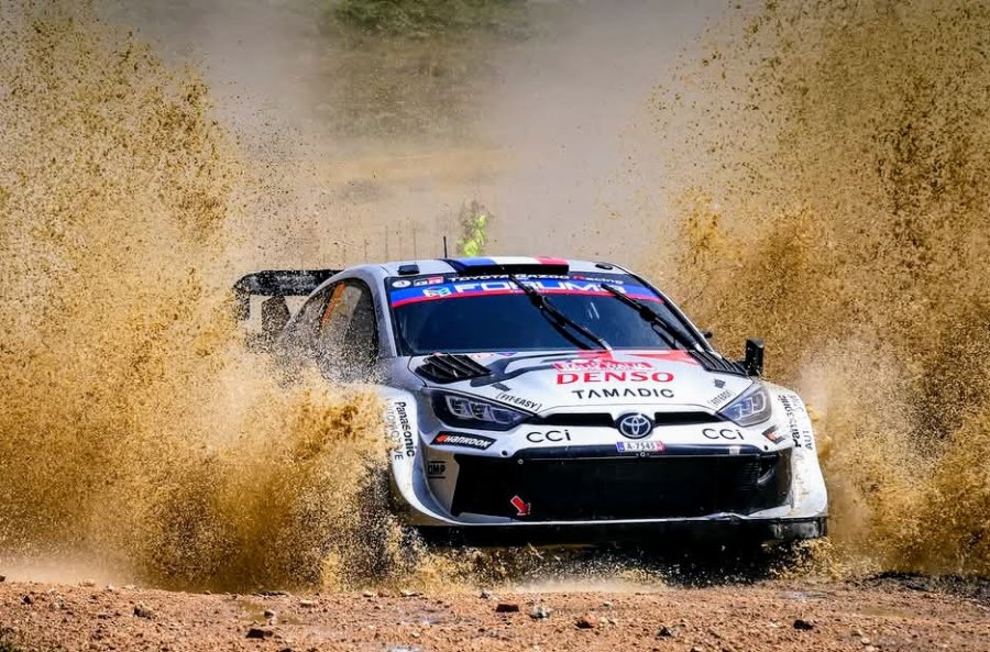 S&eacute;bastien Ogier encabeza las posiciones con el Toyota Yaris.