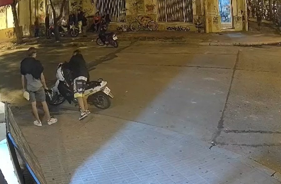 ESCENARIO.  Esquina de Lamadrid y Bol&iacute;var.