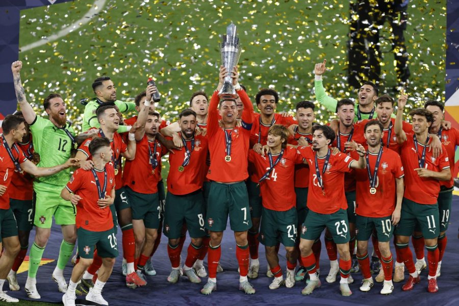 PORTUGAL FESTEJ&Oacute; DE LA MANO DE CRISTIANO RONALDO