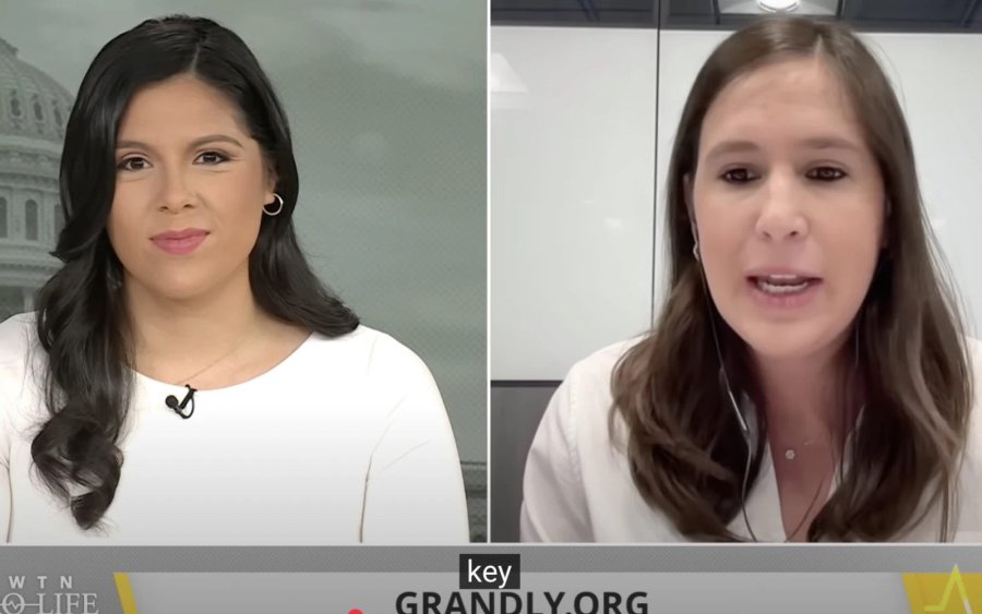 La cofundadora y directora de Grandly, Pili Abouchaar (a la derecha), habla sobre el trabajo del apostolado con los abuelos en &ldquo;EWTN Pro-Life Weekly&rdquo;.