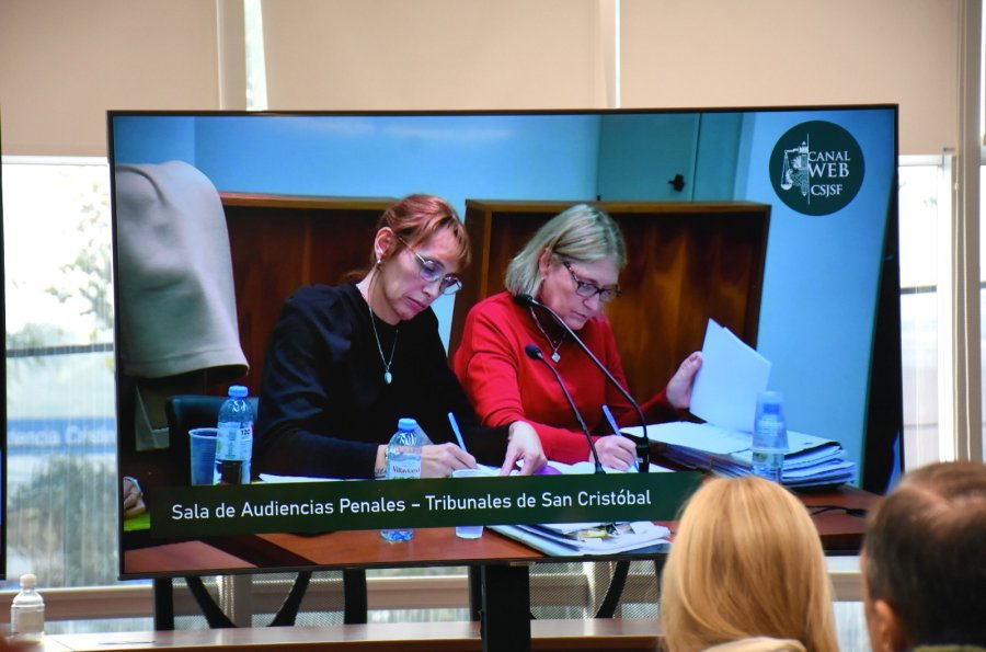 Las fiscales Hemilce Fissore y Silvina Verney durante el juicio. (FOTO PRENSA PODER JUDICIAL SANTA FE)