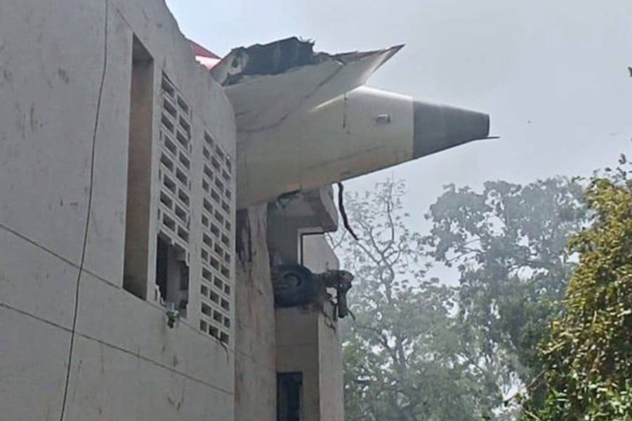 Las autoridades se&ntilde;alaron que la nave se estrell&oacute; sobre un &aacute;rea residencial.