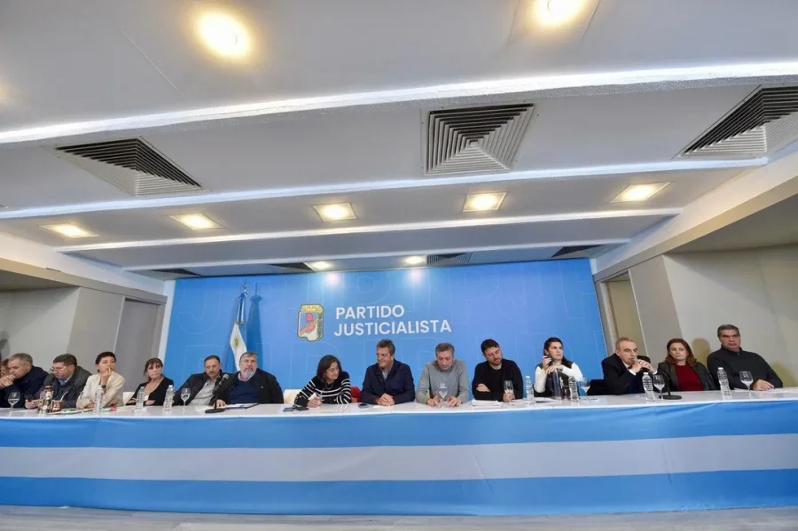 Massa, M&aacute;ximo Kirchner y Grabois entre otros. (NA)