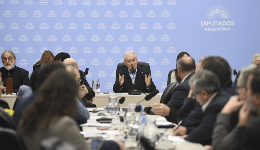 Con un pu&ntilde;ado de legisladores volvi&oacute; a funcionar convocando a referentes del agro y el INTA.