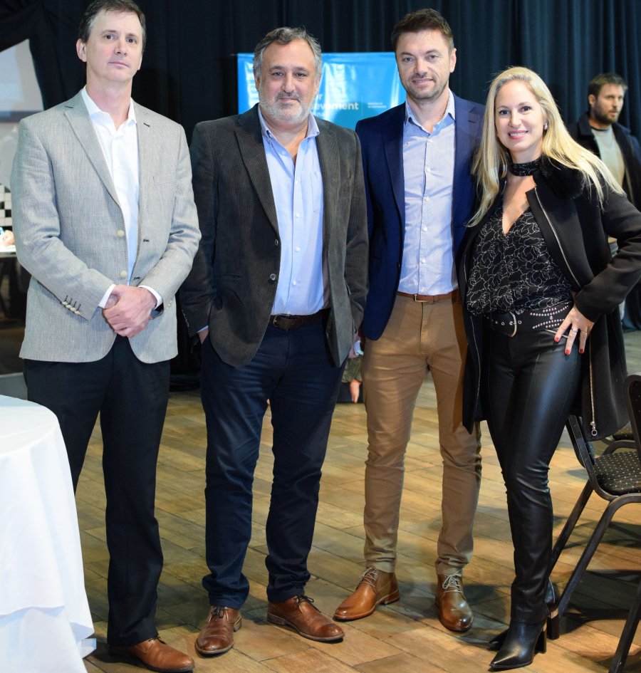 Fernando Boggione (Fundador Junior en Santa Fe) Mariano Schor (Dyscon), Fabi&aacute;n Maine (Maine SA) y Luciana Mencari (Junior en Santa Fe). (FOTO J.A.)
