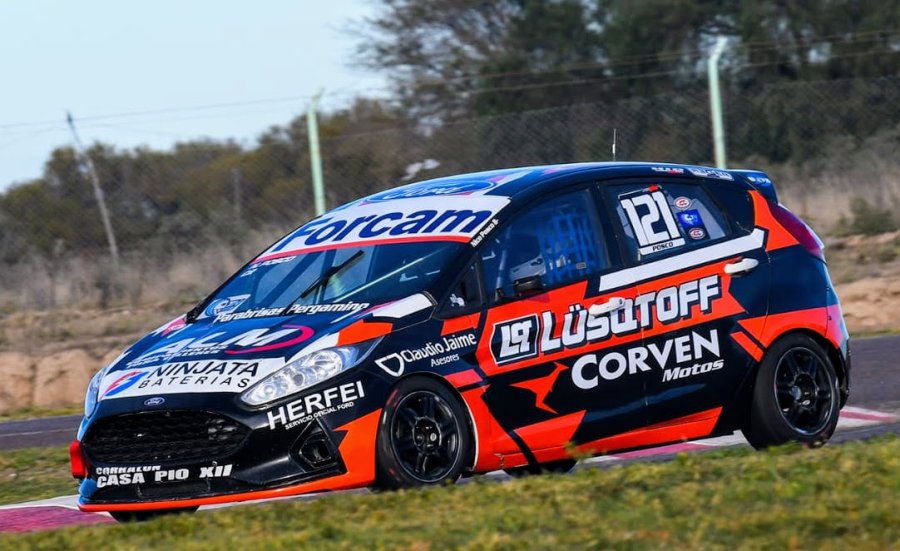 Nicol&aacute;s Posco fue el mejor del viernes con el Ford Fiesta Kinetic.