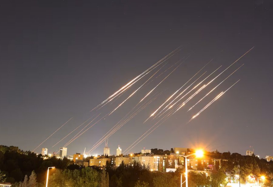 Misiles bal&iacute;sticos sobre el cielo de Jerusal&eacute;n este s&aacute;bado.
