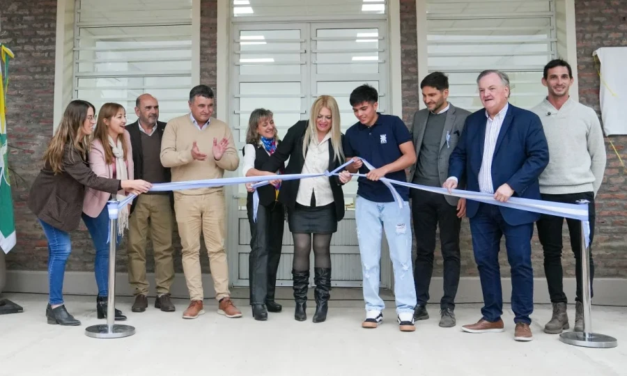 Con el corte de ci9ntas qued&oacute; habilitada la obra.