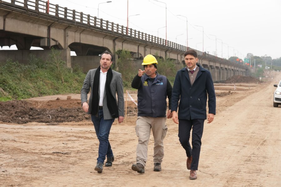 Pullaro inspeccion&oacute; la finalizaci&oacute;n del movimiento de suelo y ahora viene la colocaci&oacute;n de los pilotes.