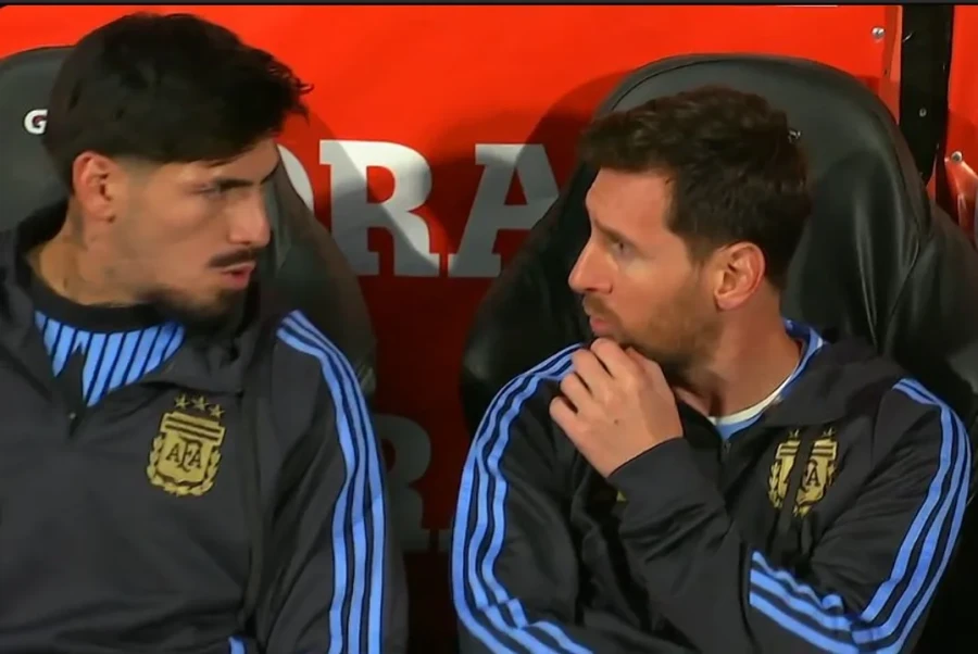 CONVOCADO. Lom&oacute;naco junto a Messi, en la reciente doble fecha de Eliminatorias.