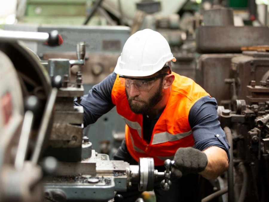 DESACELERA. La industria santafesina cay&oacute; 7,4% en abril frente a marzo pese a una leve mejora interanual.