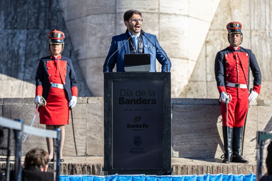 Pullaro encabez&oacute; este viernes el acto central por el D&iacute;a de la Bandera.