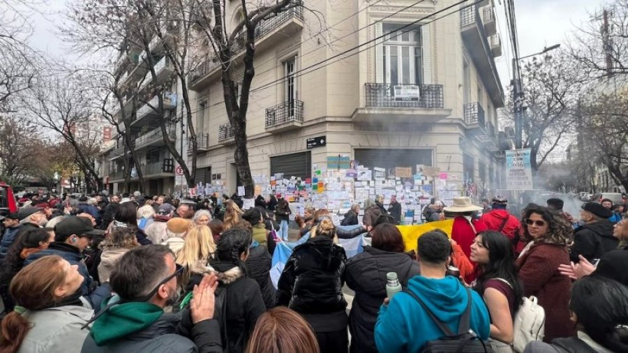 BULLRICH ACUSADA. Cristina Kirchner denunci&oacute; un operativo &ldquo;ilegal&rdquo; en su casa.