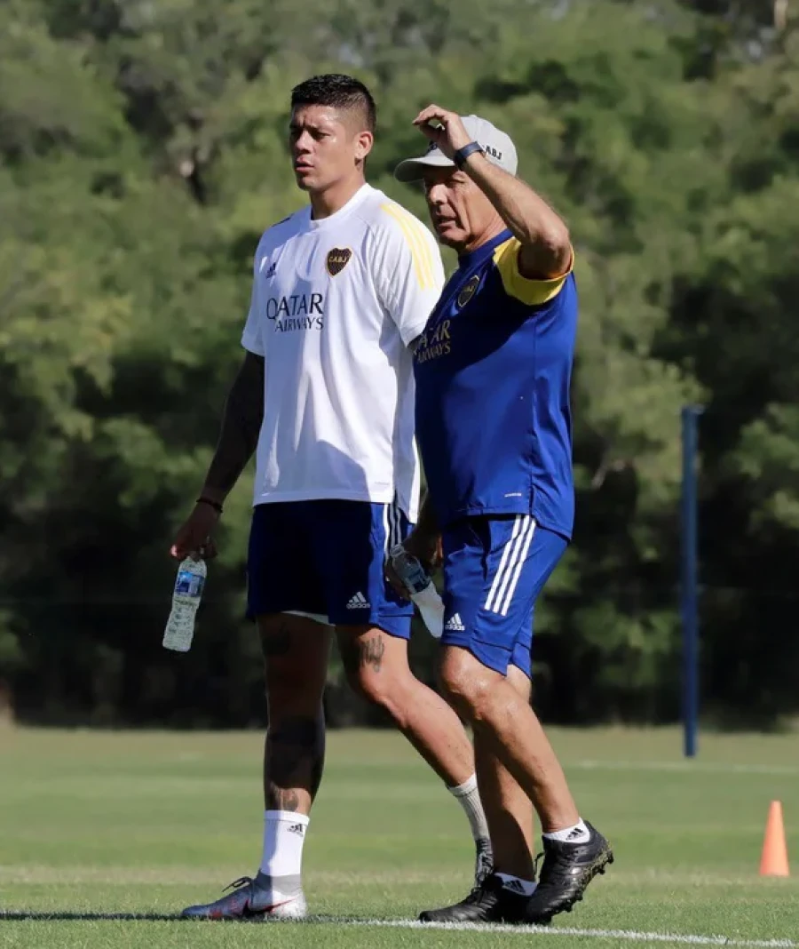ROCES. El entrenador margin&oacute; al defensor.