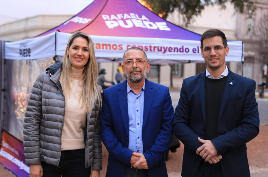 TRIO. Carolina Losada, Juan Scavino y Leonardo Viotti durante la conferencia de prensa que se desarroll&oacute; ayer en la Plaza 25 de Mayo.