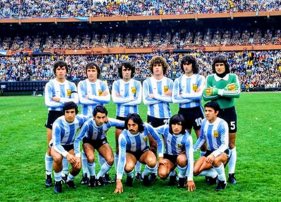 Los 11 titulares de la final: Passarella, Bertoni, Olgu&iacute;n, Tarantini, Kempes, Fillol, Gallego, Ardiles, Luque, Ort&iacute;z y Galv&aacute;n.