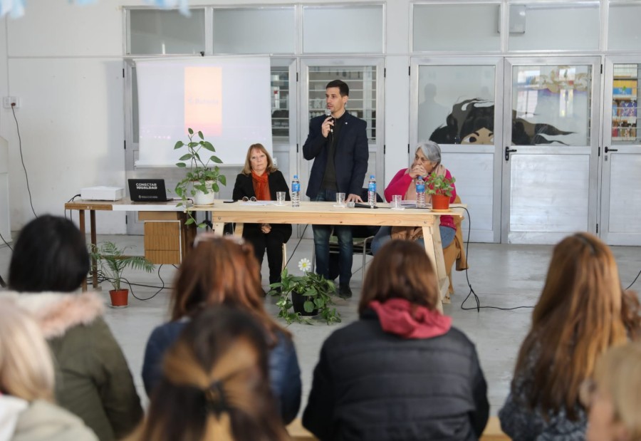 El acto se realiz&oacute; en la EET N&deg;654, donde participaron todas las instituciones educativas de la ciudad.