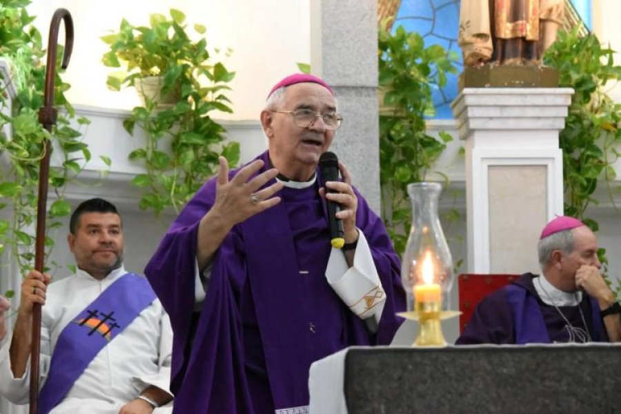 Mons. Luis Fern&aacute;ndez est&aacute; celebrando sus bodas de oro sacerdotales.