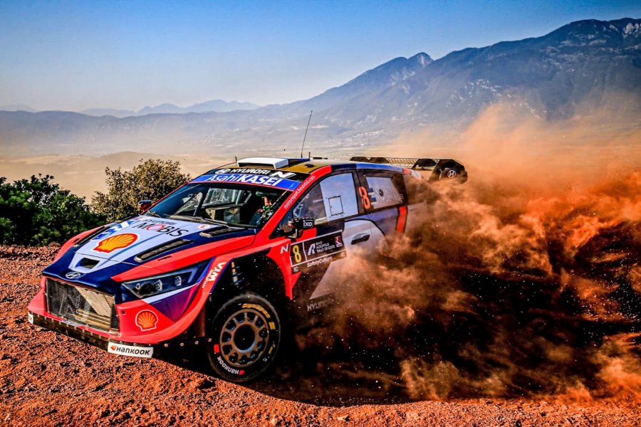 Ott T&auml;nak y el Hyundai en la primera jornada del Rally de Acr&oacute;polis.