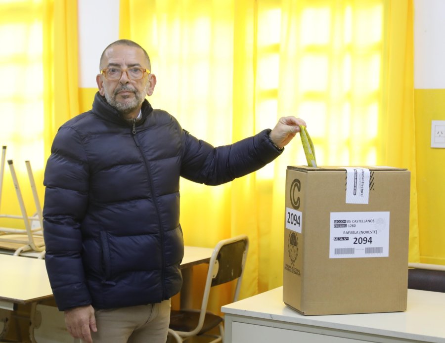 Juan Scavino esta ma&ntilde;ana en la Escuela Languier.