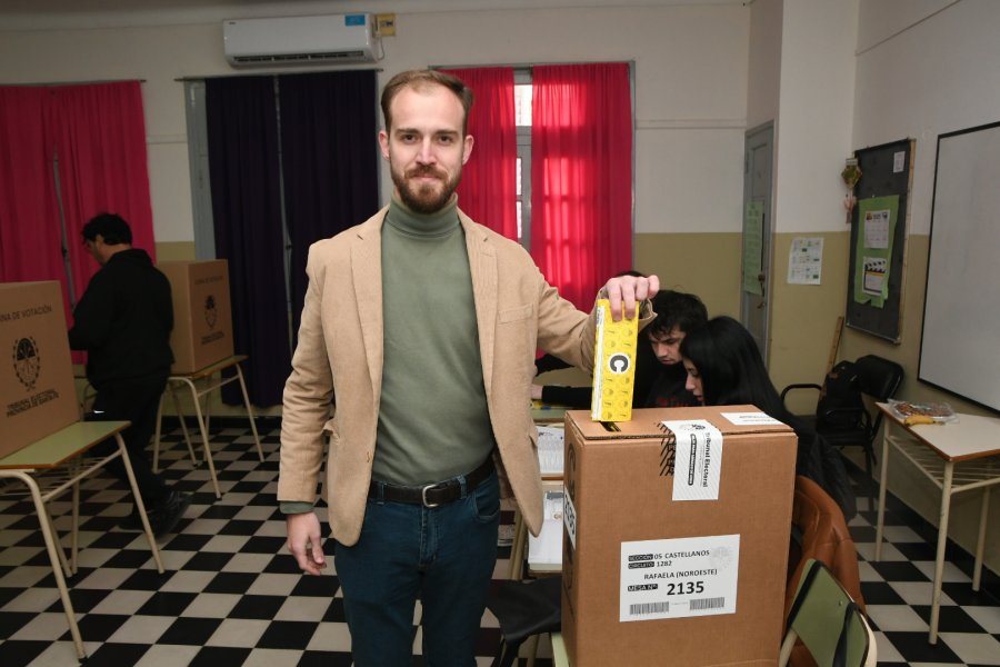 Bryan Mayer vot&oacute; este domingo en el marco de las elecciones de autoridades locales en la Provincia.
