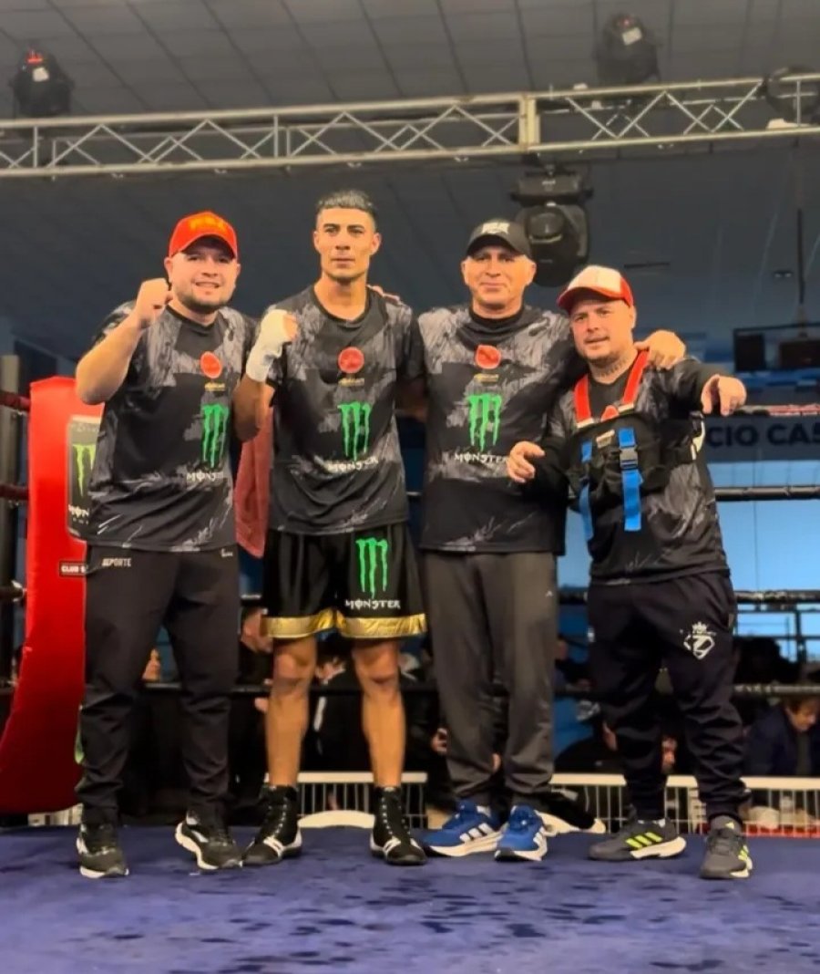 NOCHE FELIZ. Iv&aacute;n D&iacute;az y su grupo de trabajo.