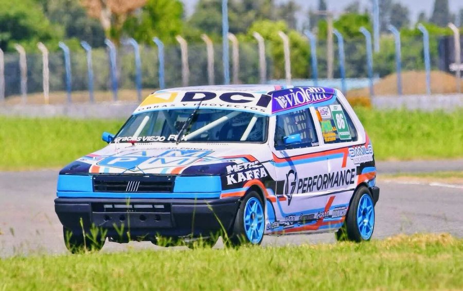 Nicol&aacute;s Poseb&oacute;n (titular) y Carlos Longhi (invitado) ganaron en el Fiat 1400 TZ en Paran&aacute;.
