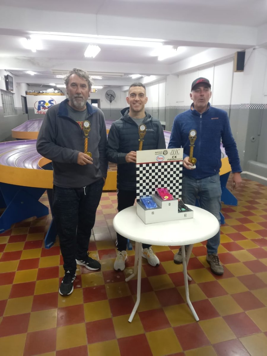 PODIO LOCAL. 2&ordm; Jos&eacute; Foti, 1&ordm; Cristian Vaira y 3&ordm; Jos&eacute; Picotto.