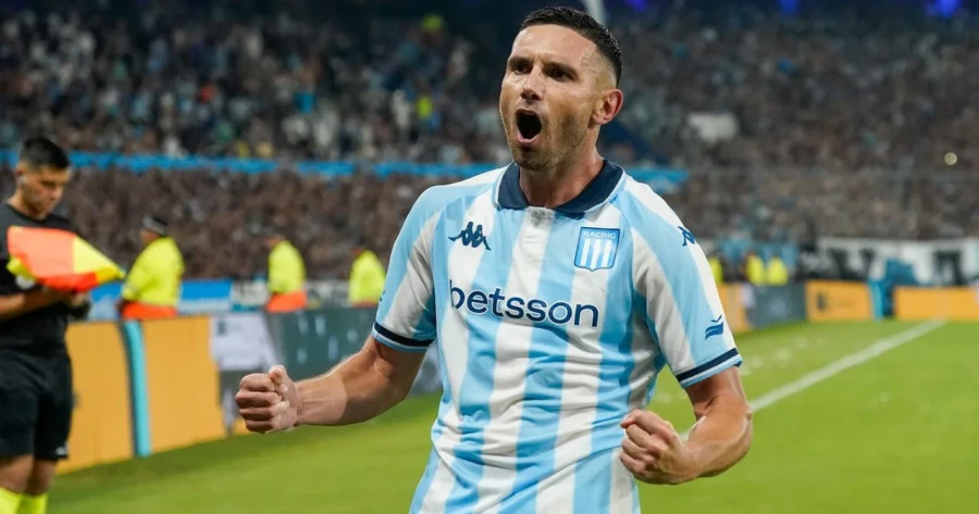 GOLEADOR. Adri&aacute;n "Maravilla" Martinez.