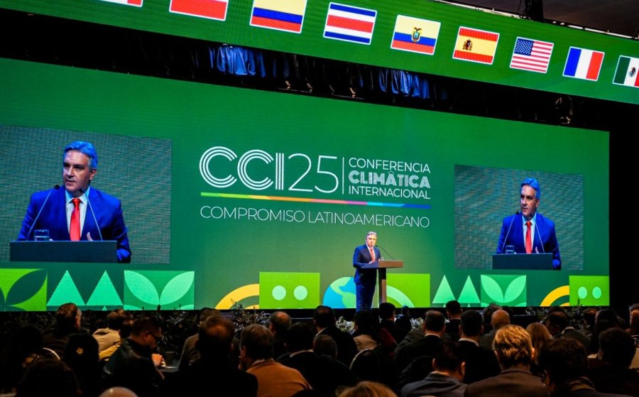 El gobernador Mart&iacute;n Llaryora en la apertura de la Conferencia.