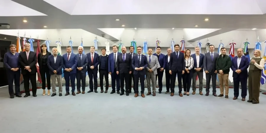 Gobernadores de todas las fuerzas pol&iacute;ticas se unen contra el Gobierno.