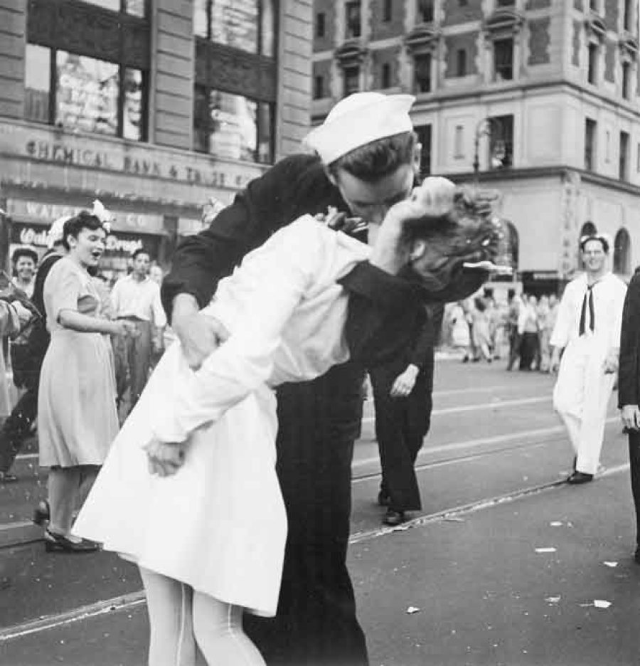 Publicado en el Time Square el 14 de agosto de 1945.
