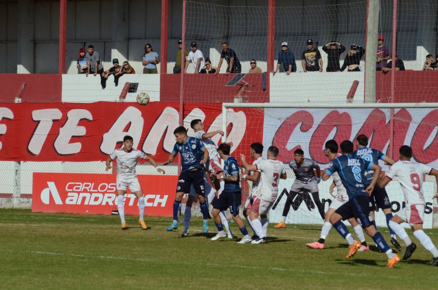 9 de Julio comenz&oacute; el domingo con la ilusi&oacute;n de ganarle a El Linque&ntilde;o, pero no pas&oacute; del empate.