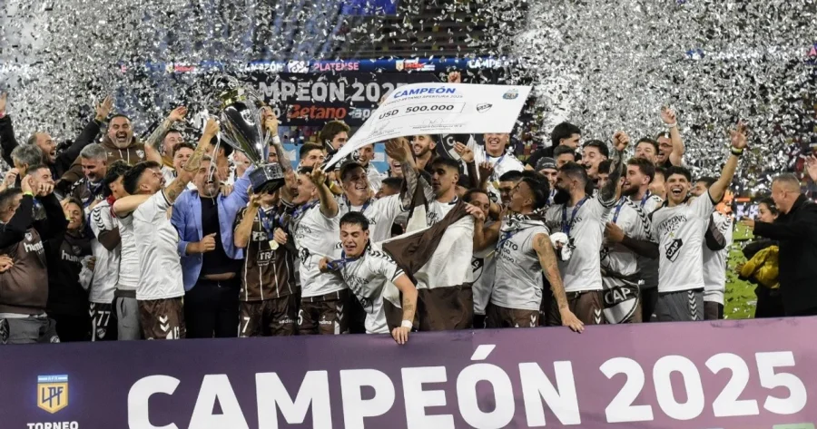 Platense es el vigente campe&oacute;n en el f&uacute;tbol argentino.