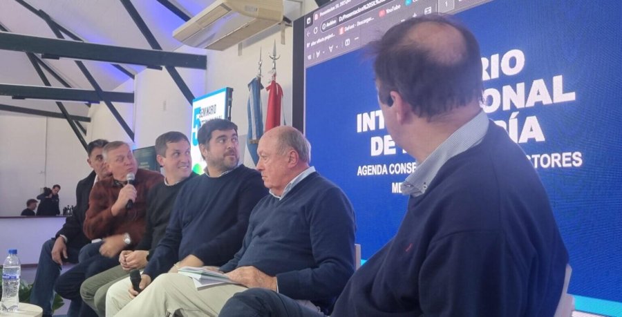 INTERCAMBIO IMPORTANTE. Se dio un di&aacute;logo que permiti&oacute; entender las posiciones de la producci&oacute;n, de la industria y tambi&eacute;n de la pol&iacute;tica santafesina y nacional entre productores y empresarios.