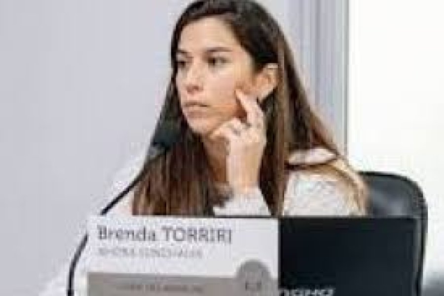 Brenda Torriri, la edil en su banca.