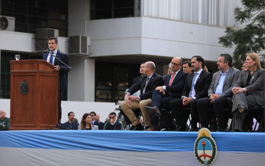 DISCURSO. "Aprovechamos este evento para encontrarnos tambi&eacute;n con los rafaelinos", expres&oacute; a modo de mensaje el intendente Leonardo Viotti durante el acto realizado ayer en el centro de la ciudad.
