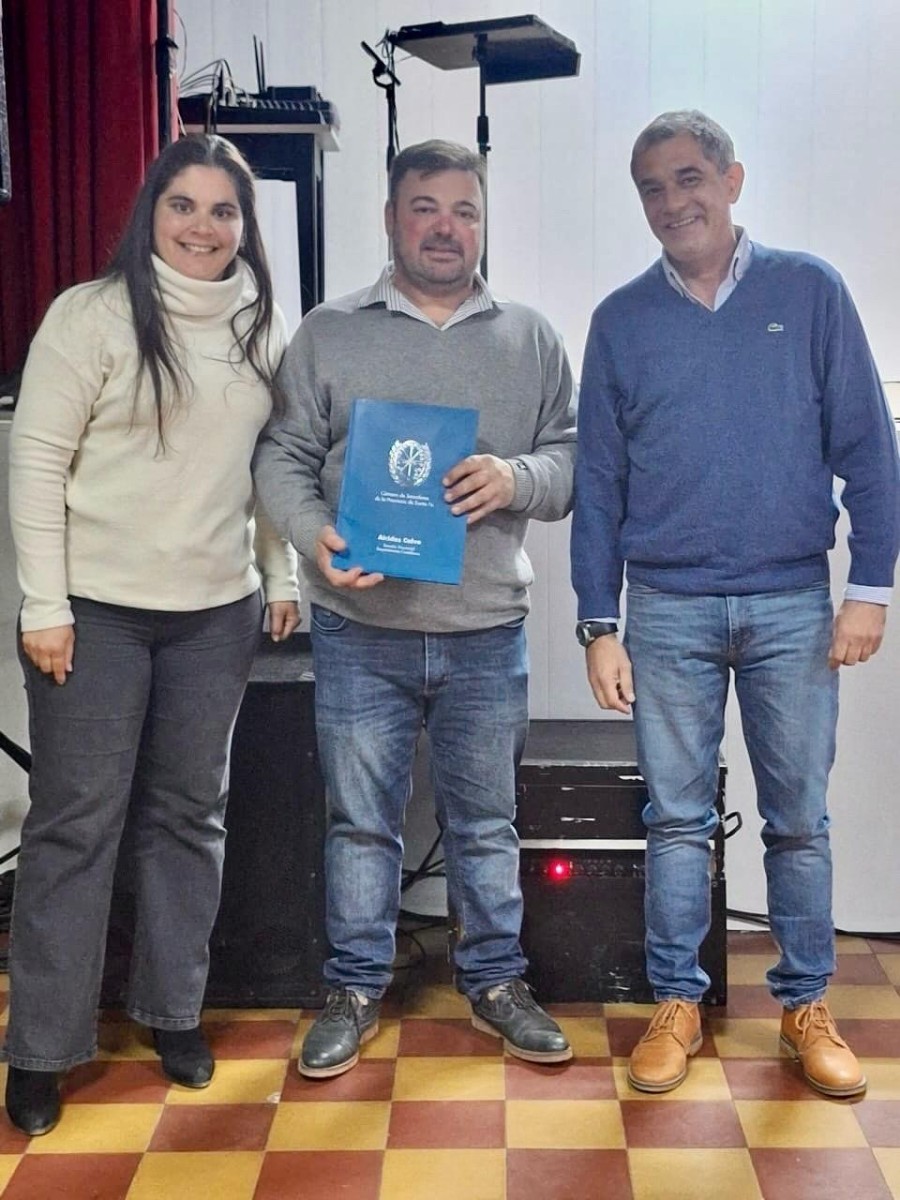 ACOMPA&Ntilde;AMIENTO MONETARIO. Amalia Ferre, Marcos Salusso y Sebasti&aacute;n Ballina.