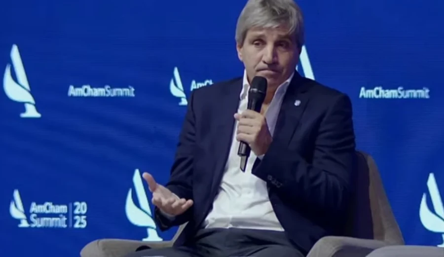 Luis Caputo, ministro de Econom&iacute;a.