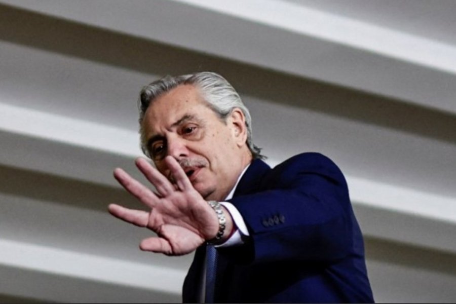 EN REDES SOCIALES. El ex presidente se pronunci&oacute; sobre la causa Seguros que lo tiene como procesado.