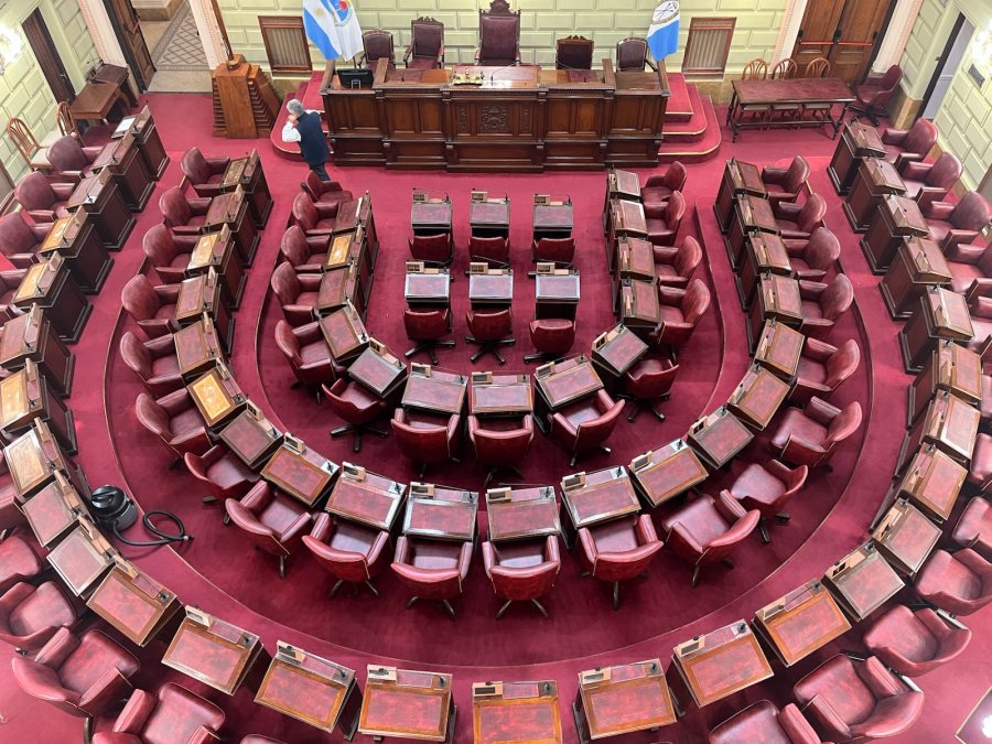 El recinto de la C&aacute;mara de Diputados incorpor&oacute; 19 bancas para llegar a las 69 requeridas para igual n&uacute;mero de convencionales.