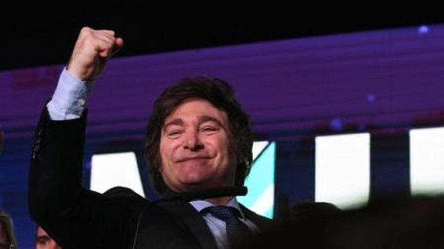 DISPUTA. Detuvieron a un periodista libertario en Chubut y Javier Milei lo celebr&oacute; en medio de una dura interna de LLA.