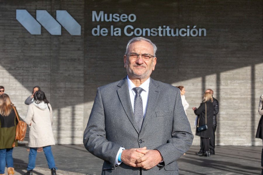 Alcides Calvo en el Museo de la Constituci&oacute;n en Santa Fe, el d&iacute;a en el que recibi&oacute; el diploma como convencional constituyente.