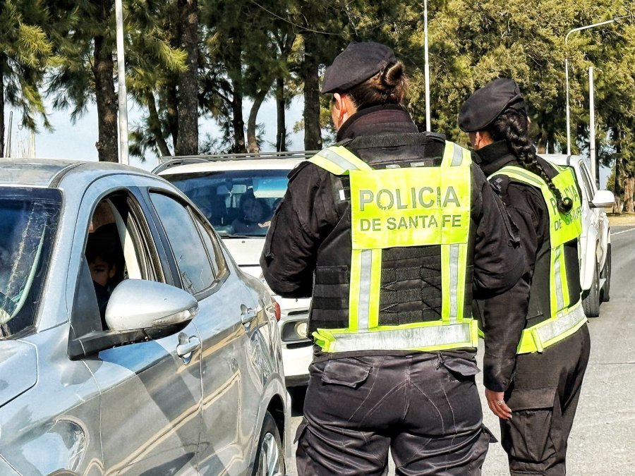 OPERATIVOS.  El gobierno provincial contin&uacute;a garantizando la seguridad vial de quienes transitan por las rutas santafesinas.