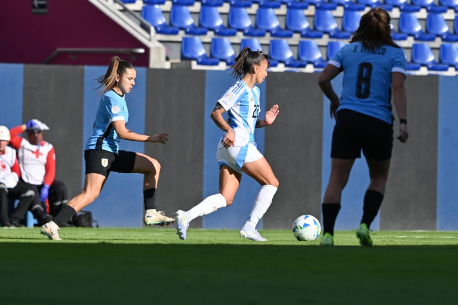 CON LO JUSTO. Argentina convirti&oacute; en el segundo tiempo.