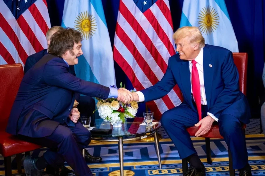 Donald Trump apoya legalmente a la Argentina para suspender la cesi&oacute;n de acciones de YPF.