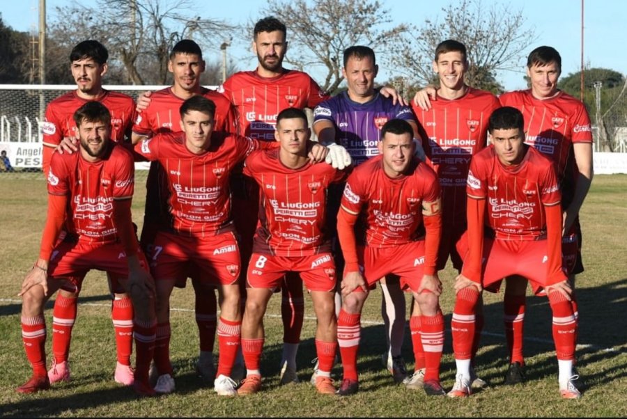 ANTE UN LINDO DESAFIO. Ferro repite protagonismo en la Copa Santa Fe.