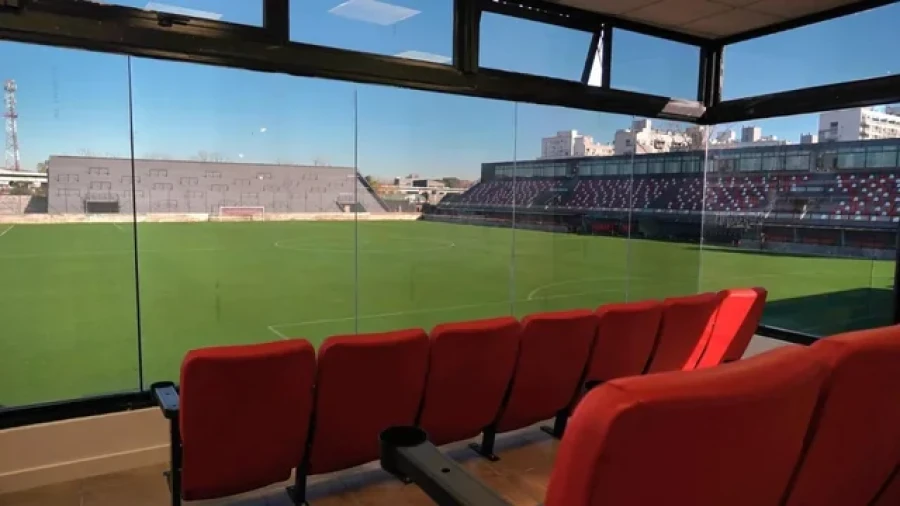 PARA SER DE PRIMERA. Barracas tiene una cancha m&aacute;s coqueta.